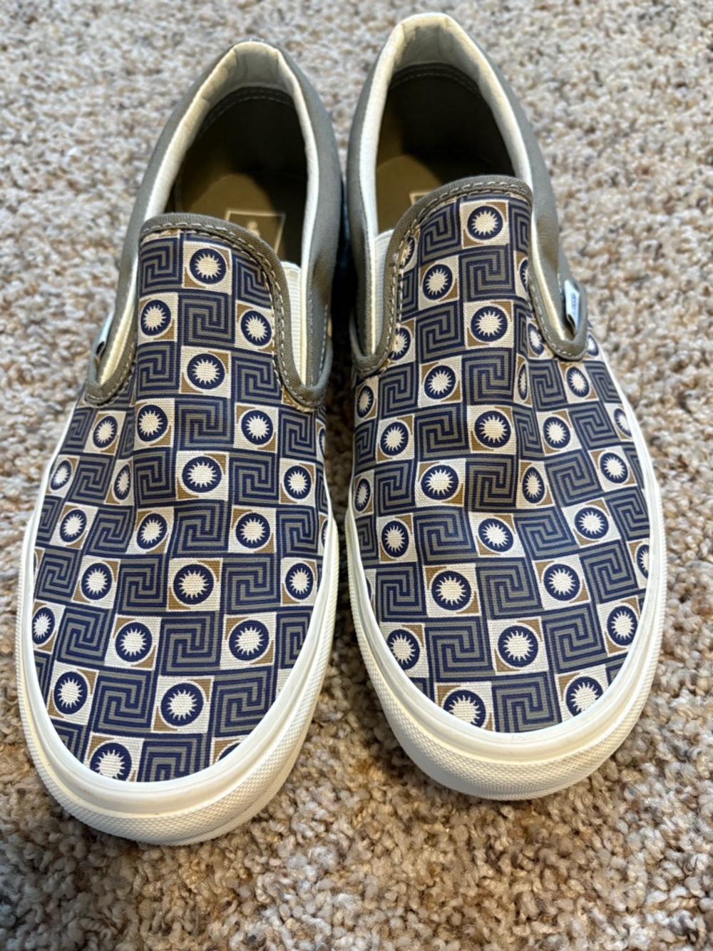 NWOT Vans Classic Slip-On with Geometric Olive Print - Picture 2 of 5